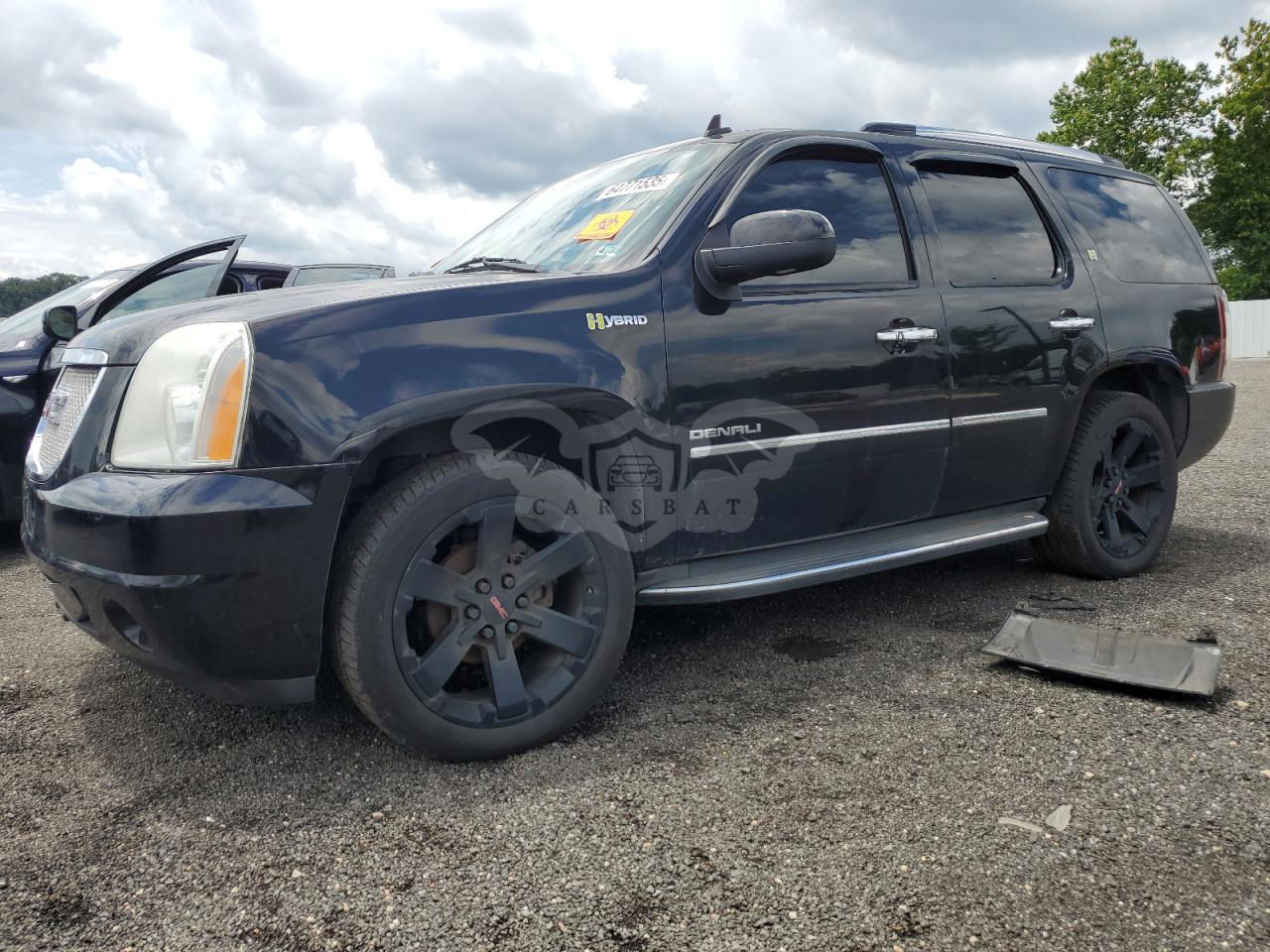 GMC Yukon DENALI HYBRID 6.0L  8 2013
