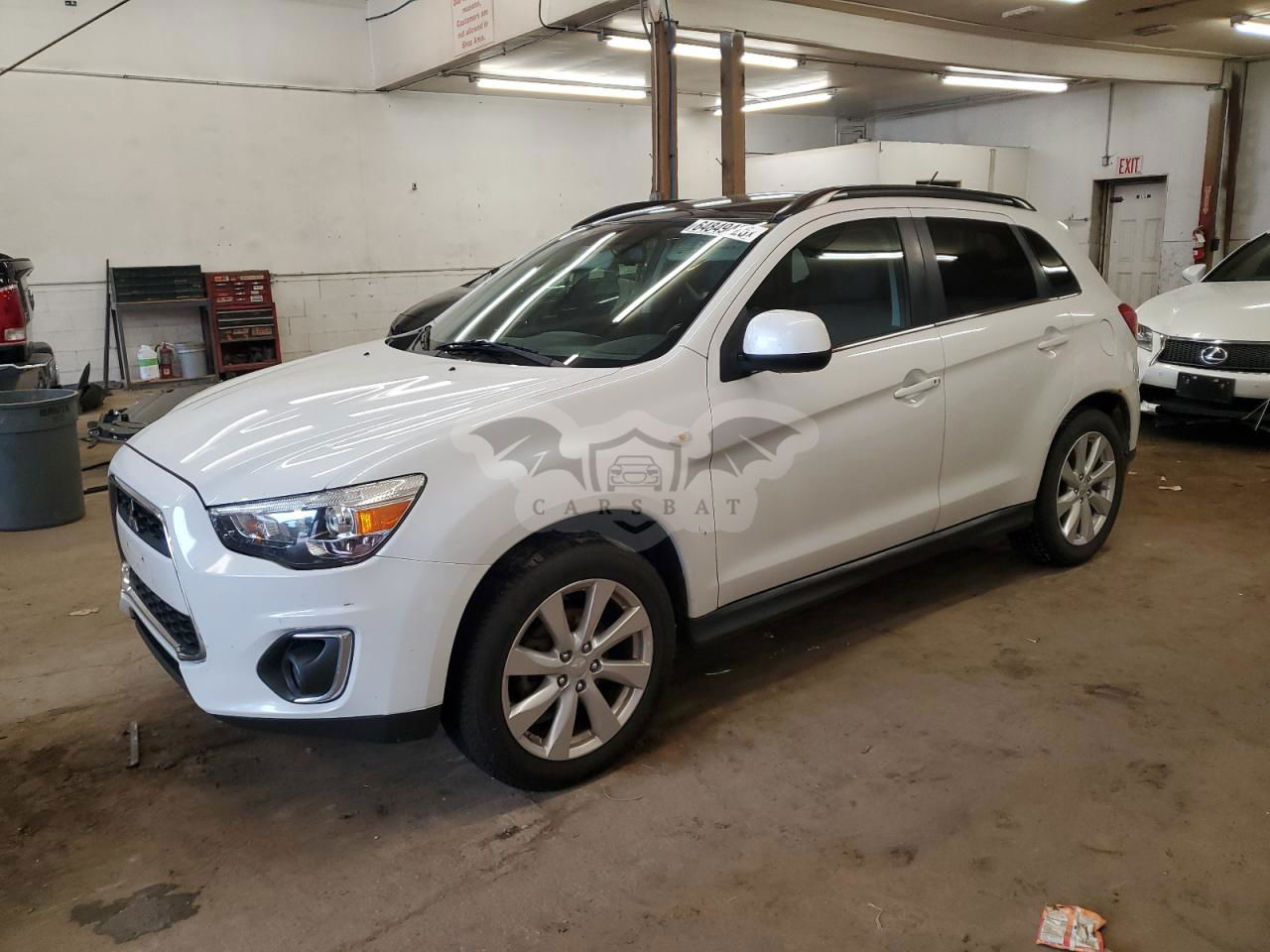 Mitsubishi Outlander SE 2.0L  4 2014