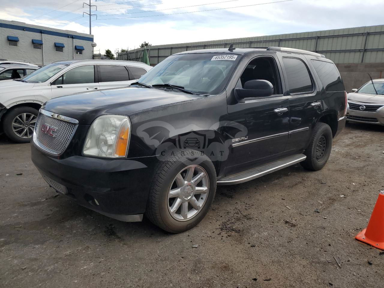 GMC Yukon DENALI 6.2L  8 2013