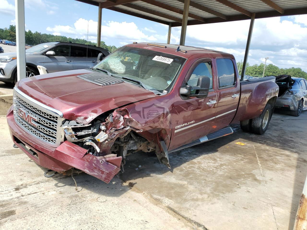GMC Sierra K3500 DENALI 6.6L  8 2013