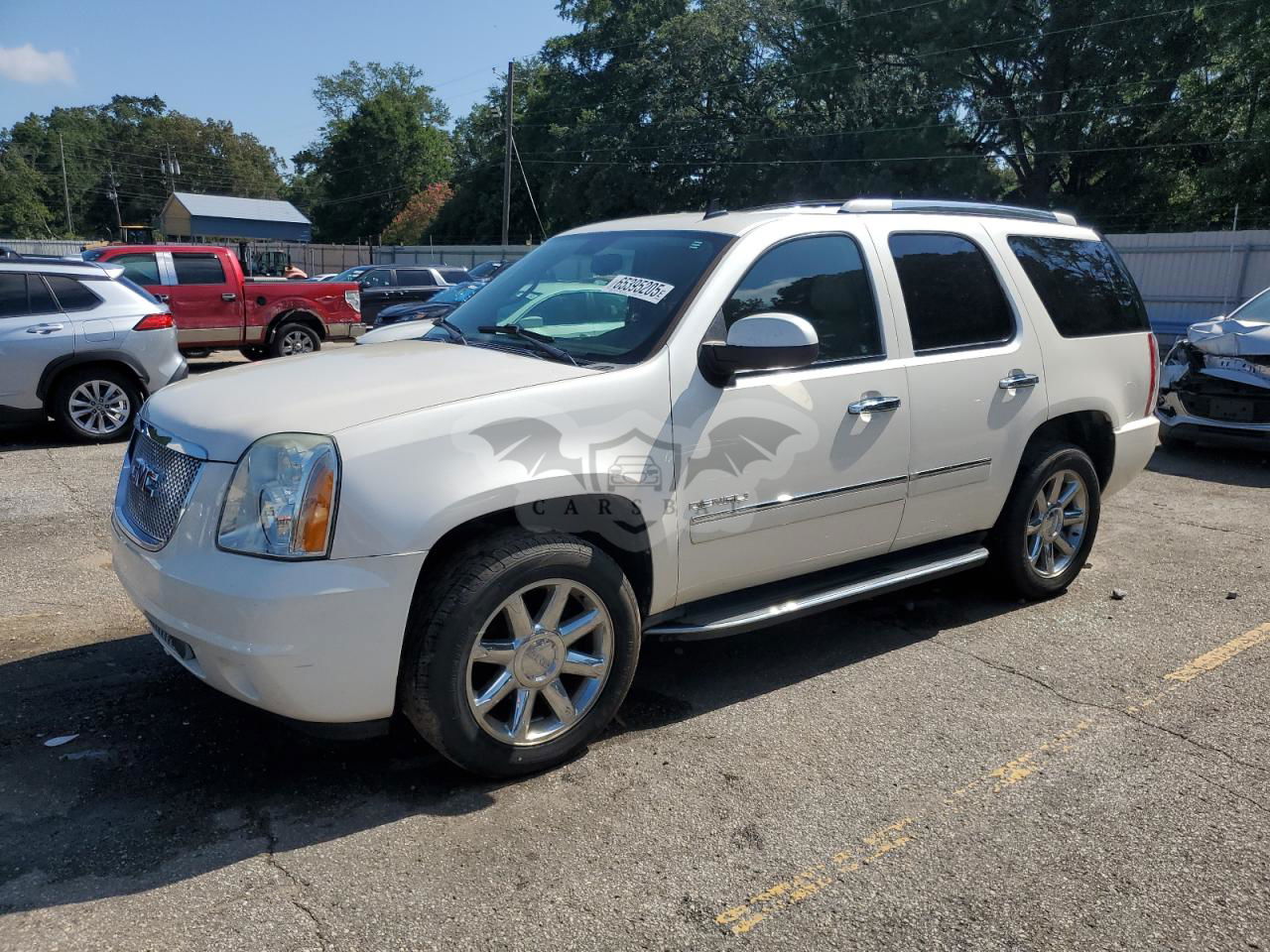 GMC Yukon DENALI 6.2L  8 2013