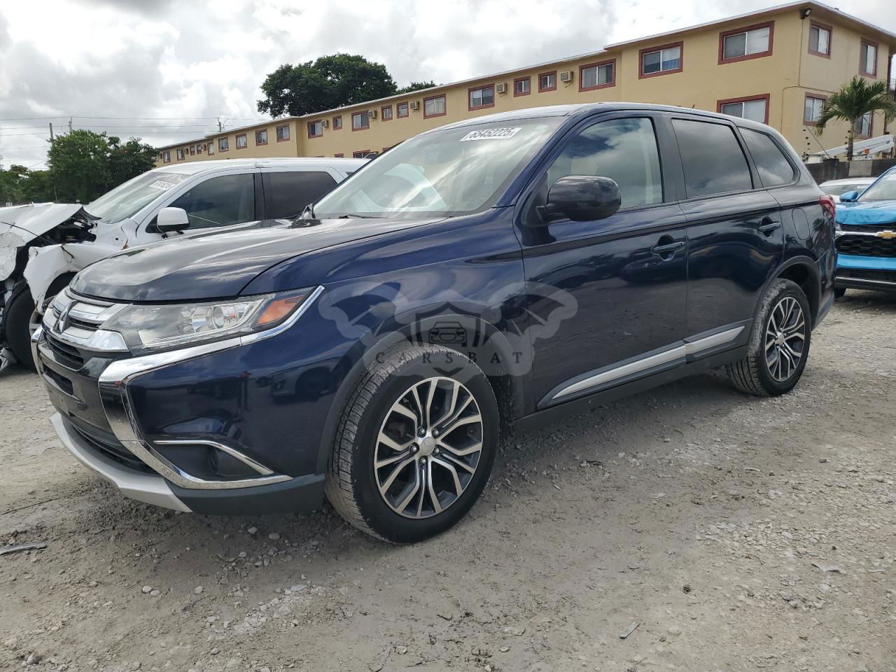 Mitsubishi Outlander SE 2.4L  4 2016