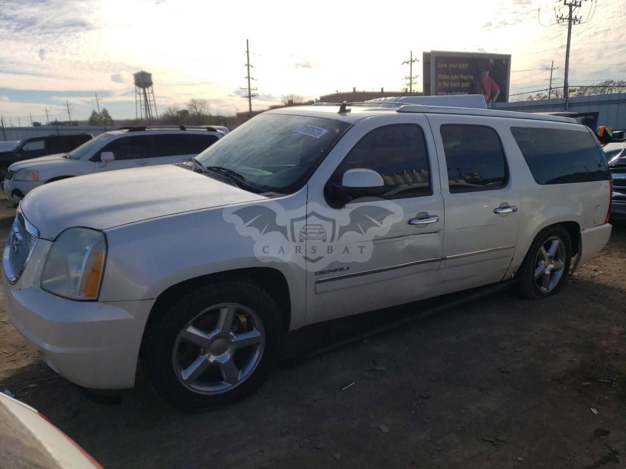 GMC Yukon DENALI 6.2L  8 2010