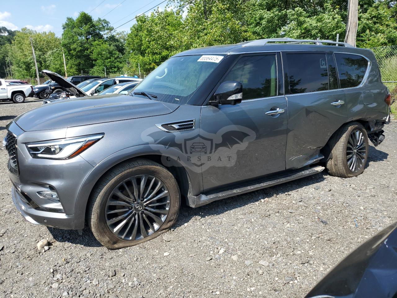 Infiniti QX80 LUXE 5.6L  8 2021