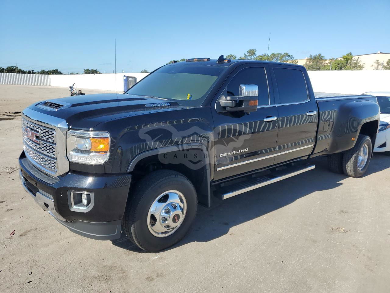 GMC Sierra K3500 DENALI 6.6L  8 2019