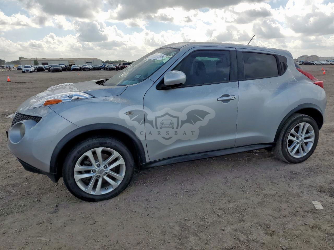 Nissan Juke S 1.6L  4 2013