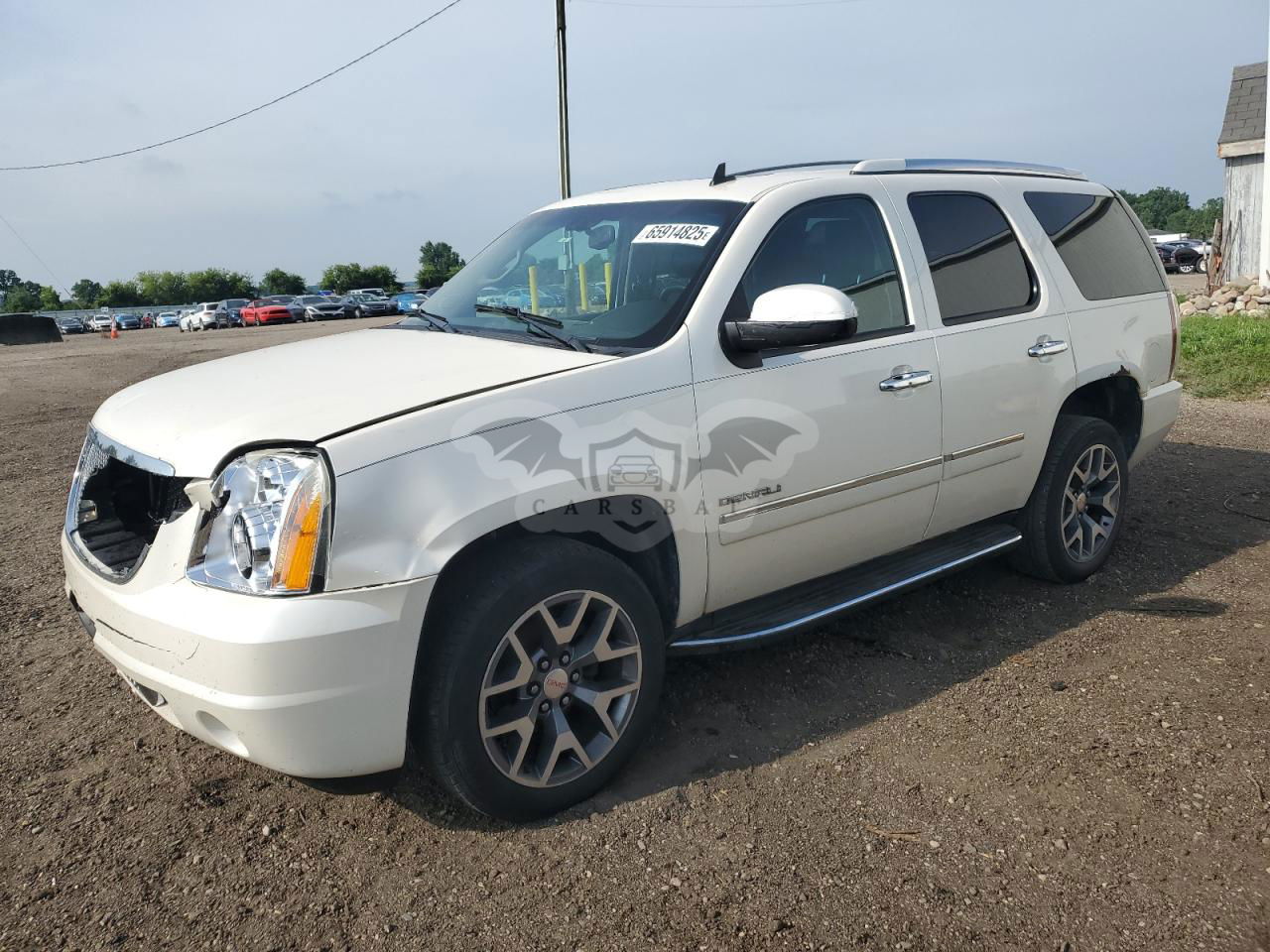 GMC Yukon DENALI 6.2L  8 2012
