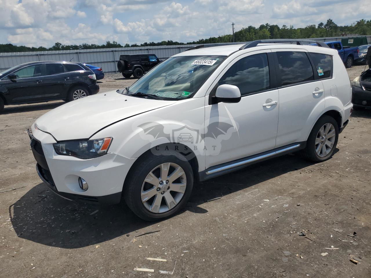 Mitsubishi Outlander SE 2.4L  4 2011