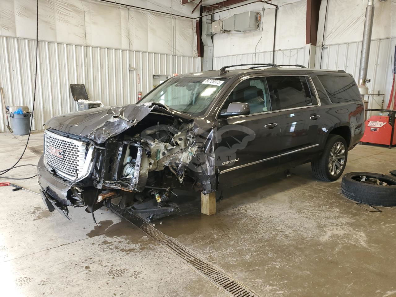 GMC Yukon DENALI 6.2L  8 2016