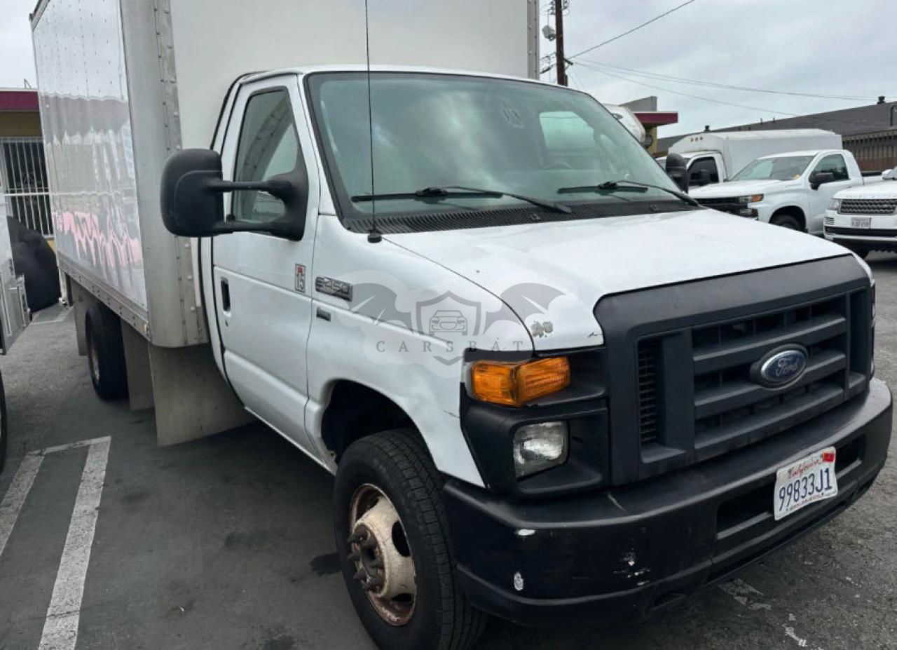 Ford Econoline E450 SUPER DUTY CUTAWAY VAN 5.4L  8 2013