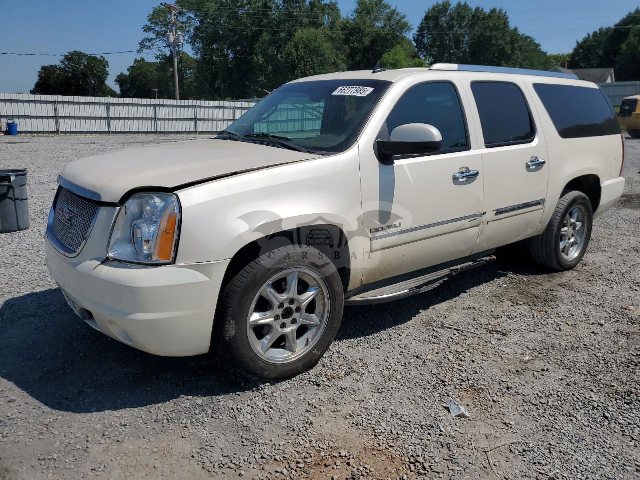 GMC Yukon DENALI 6.2L  8 2013