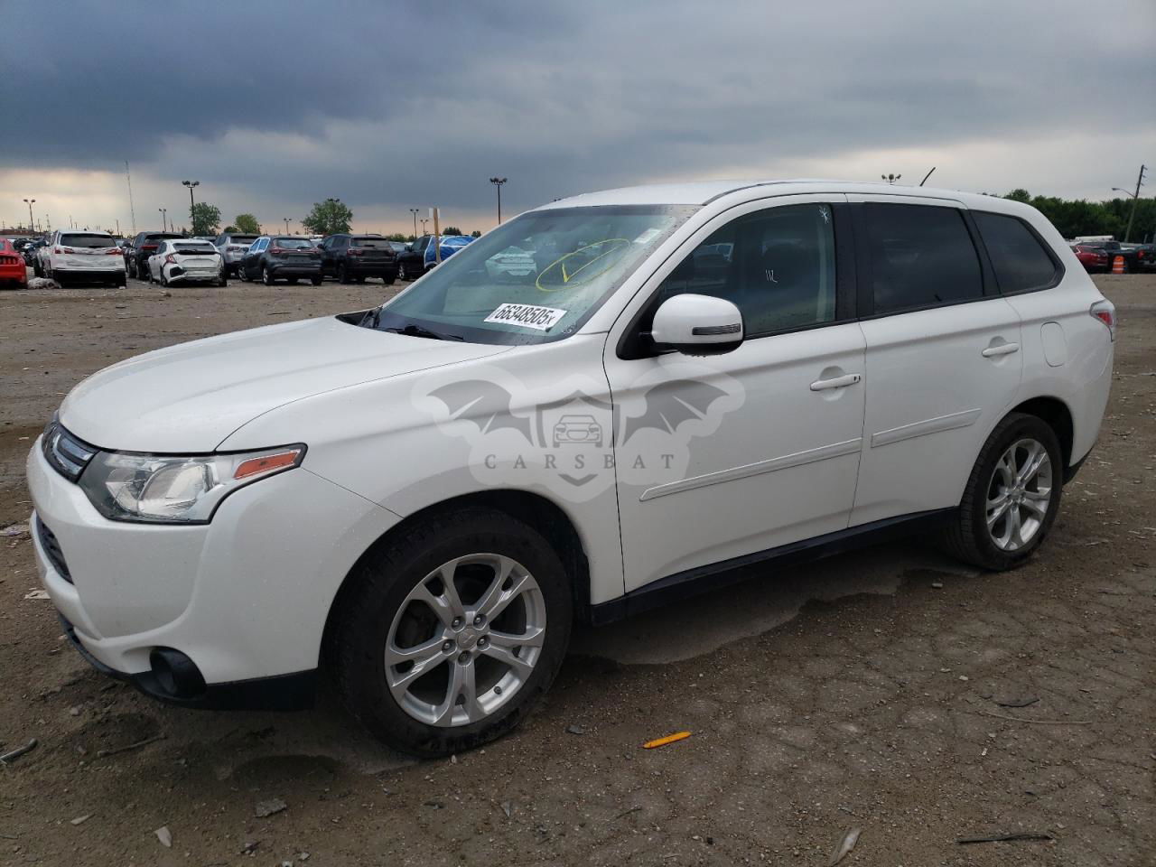 Mitsubishi Outlander SE 2.4L  4 2014