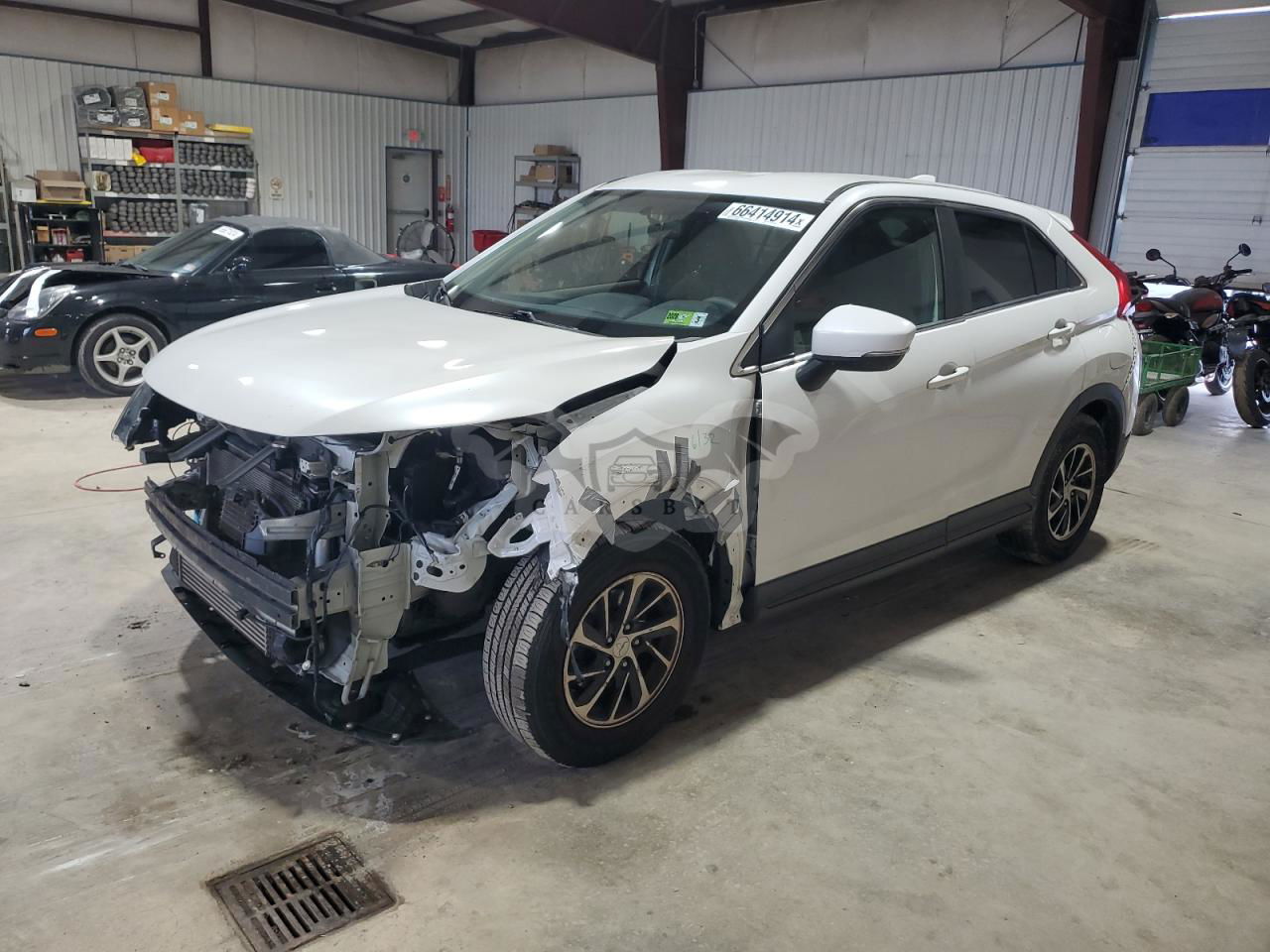 Mitsubishi Eclipse ES 1.5L  4 2020