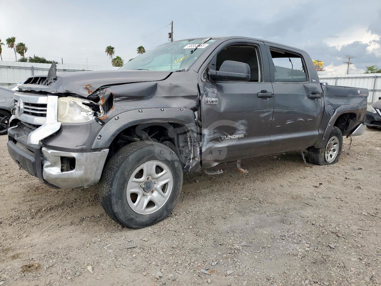 Toyota Tundra CREWMAX SR5 5.7L  8 2016