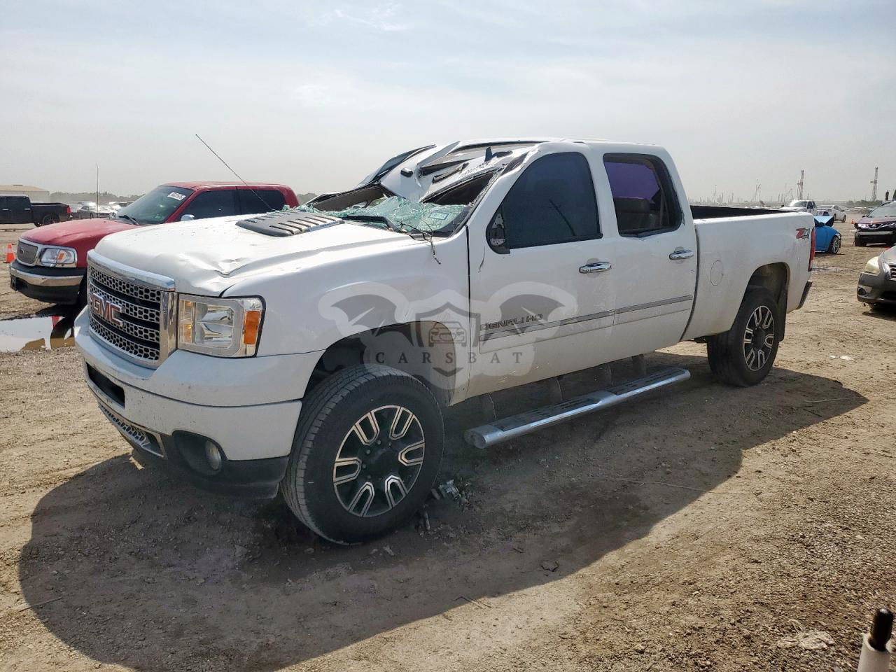 GMC Sierra K2500 DENALI 6.6L  8 2013