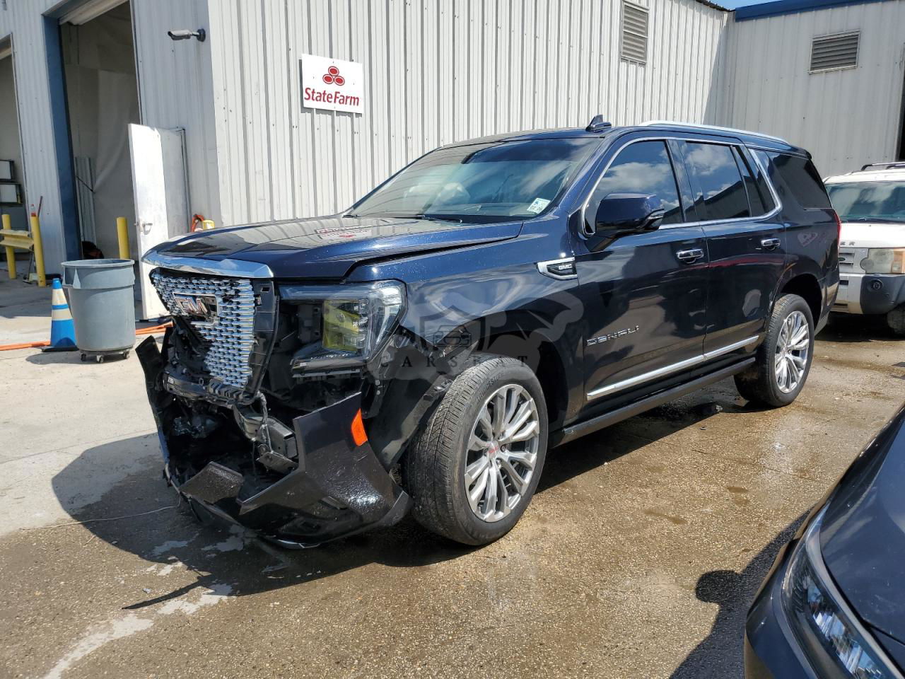 GMC Yukon DENALI 6.2L  8 2021