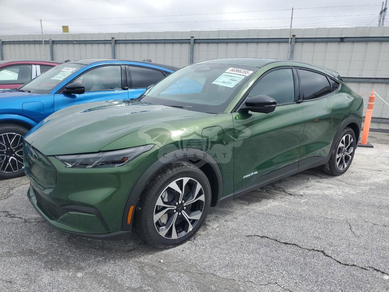 Ford Mustang Mach-E SELECT 2025