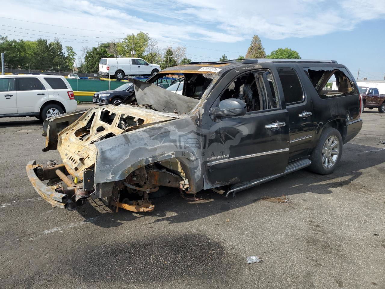 GMC Yukon DENALI 6.2L  8 2013