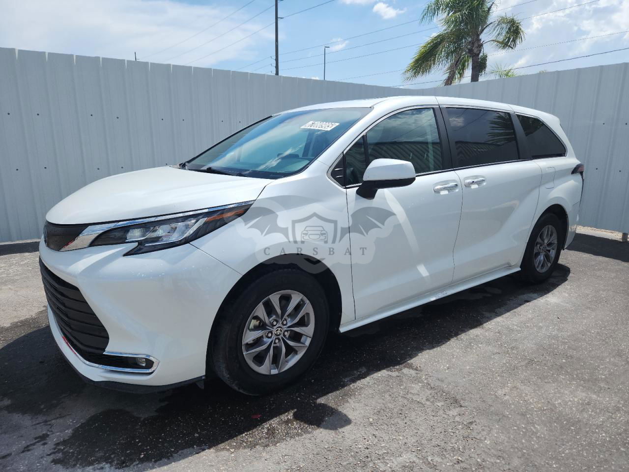 Toyota Sienna XLE 2.5L  4 2022
