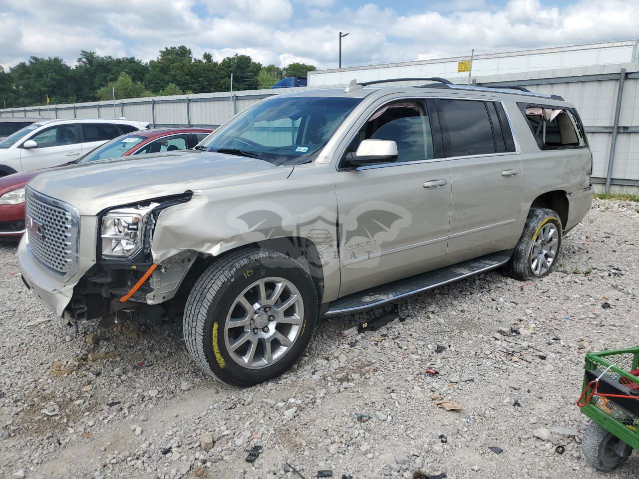 GMC Yukon DENALI 6.2L  8 2016