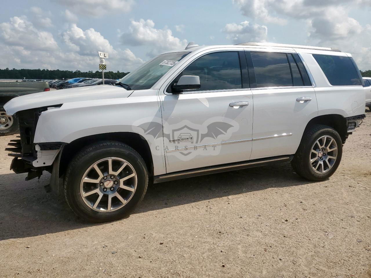 GMC Yukon DENALI 6.2L  8 2016