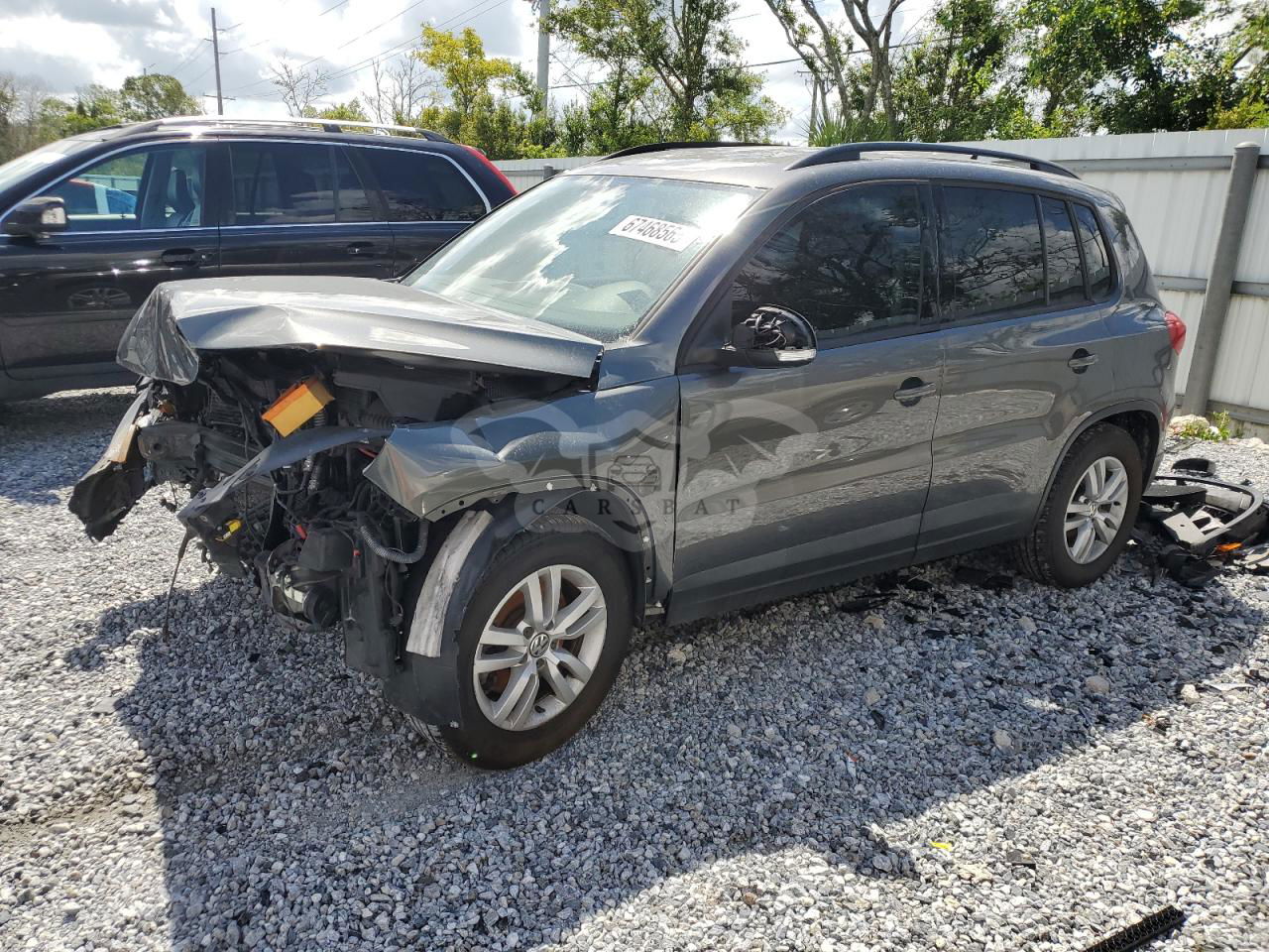 Volkswagen Tiguan S 2.0L  4 2015
