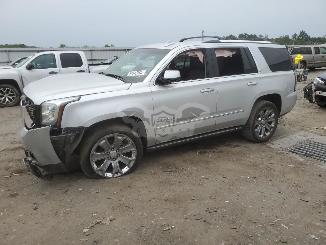 GMC Yukon DENALI 6.2L  8 2016