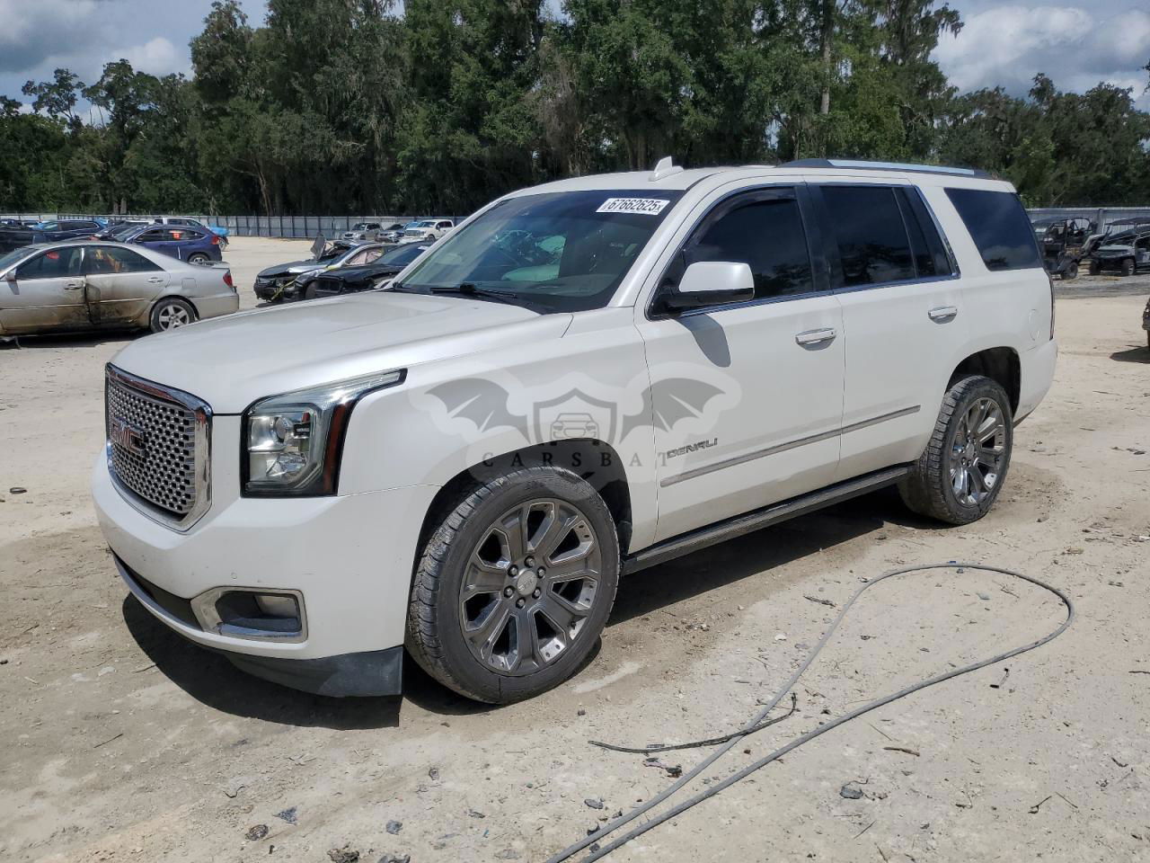 GMC Yukon DENALI 6.2L  8 2016