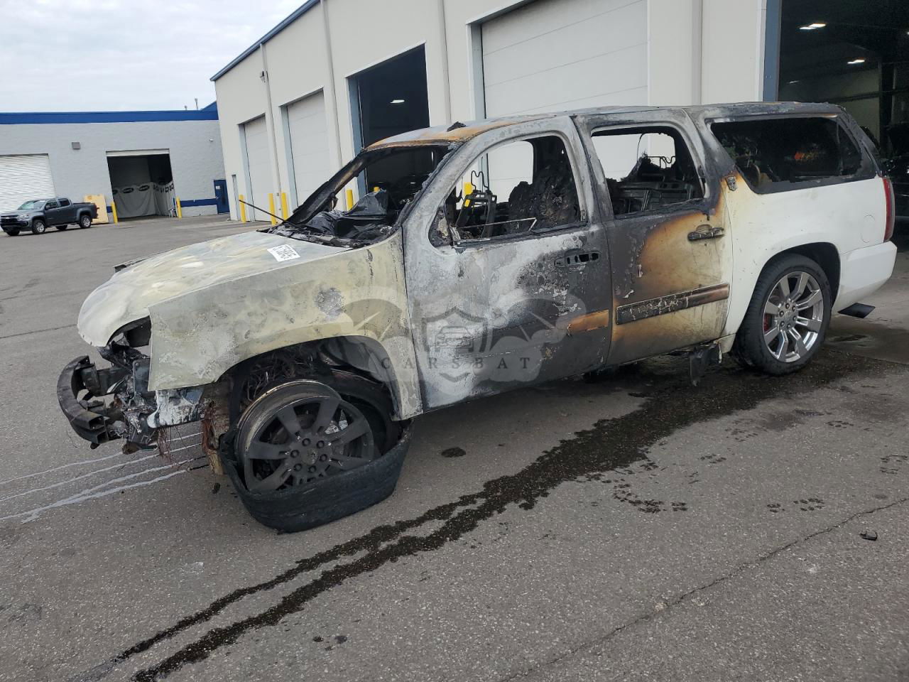 GMC Yukon K1500 SLT 5.3L  8 2013