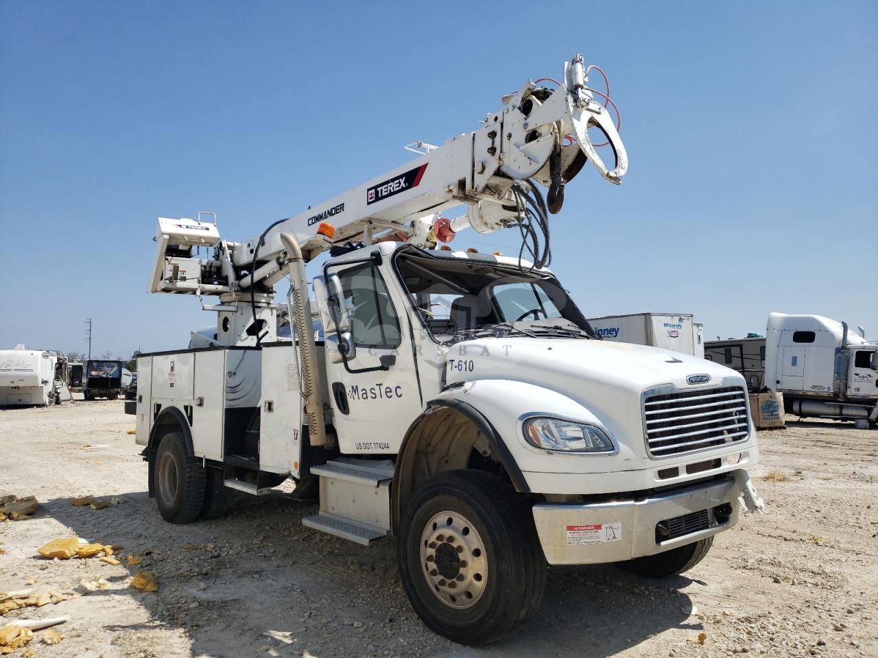 Freightliner Business Class M2 106 MEDIUM DUTY 9.0L  6 2020