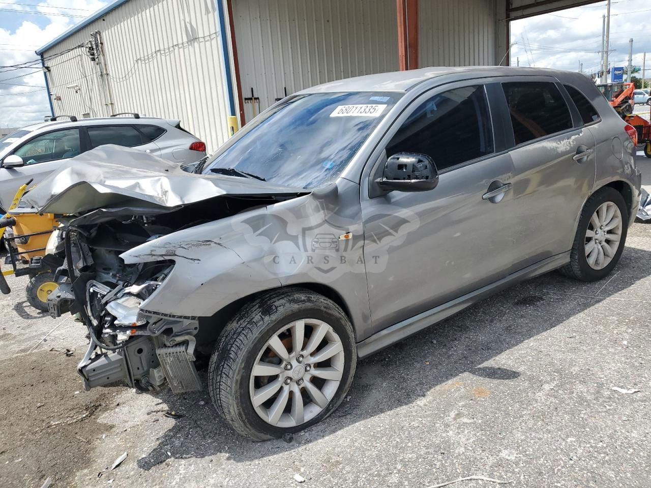 Mitsubishi Outlander SE 2.0L  4 2011