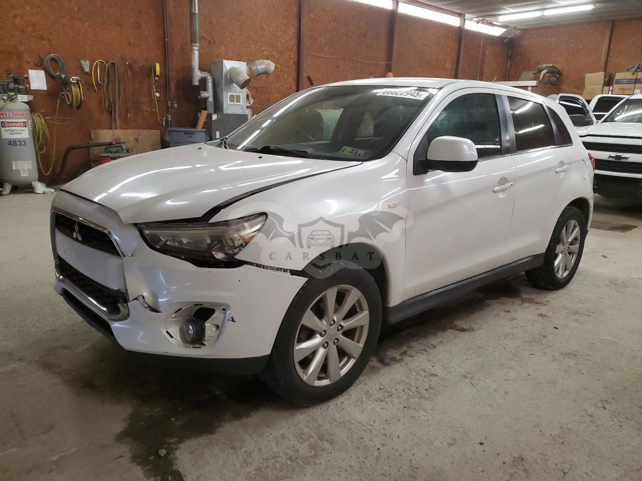 Mitsubishi Outlander SE 2.0L  4 2013