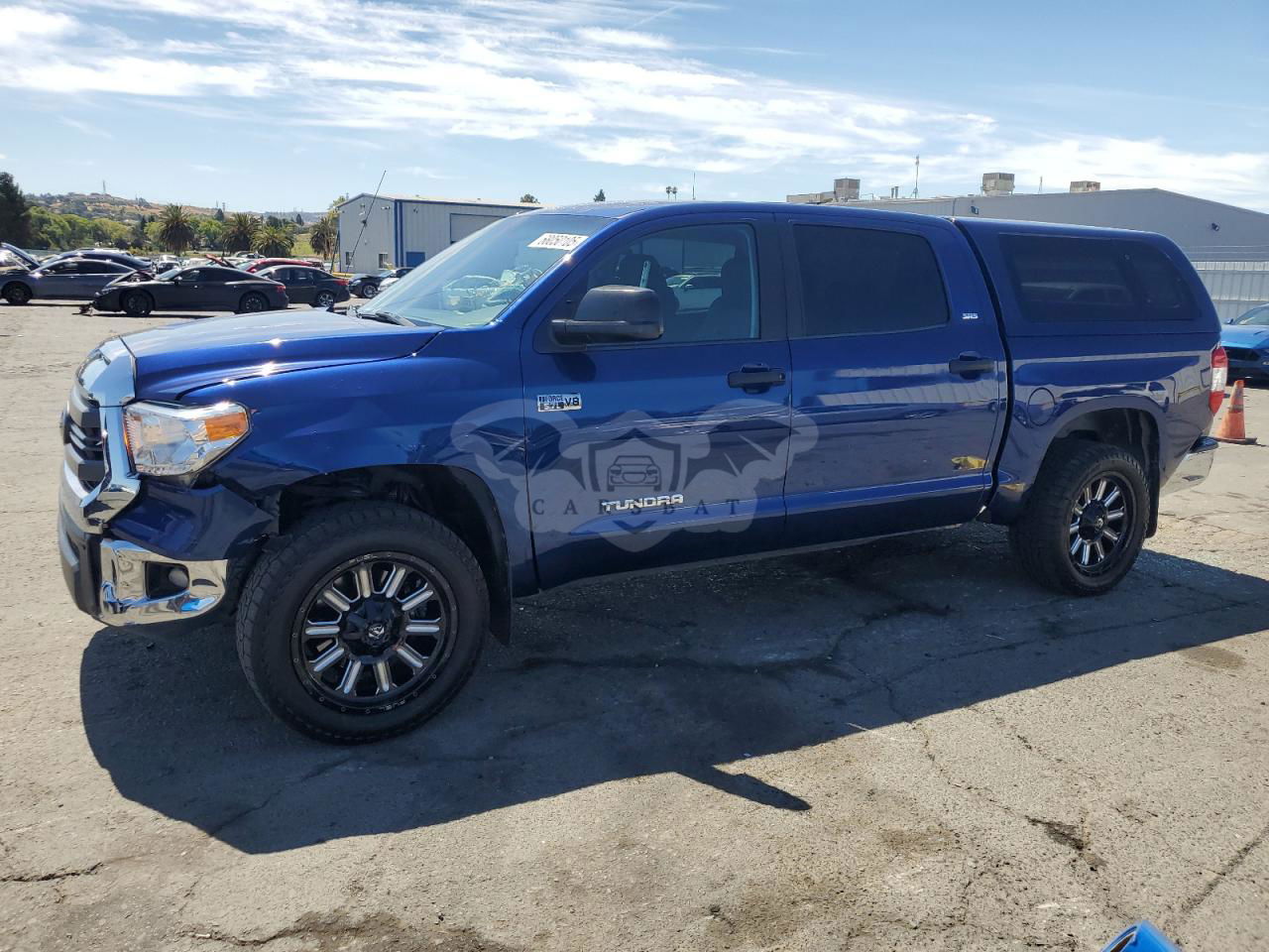 Toyota Tundra CREWMAX SR5 5.7L  8 2015