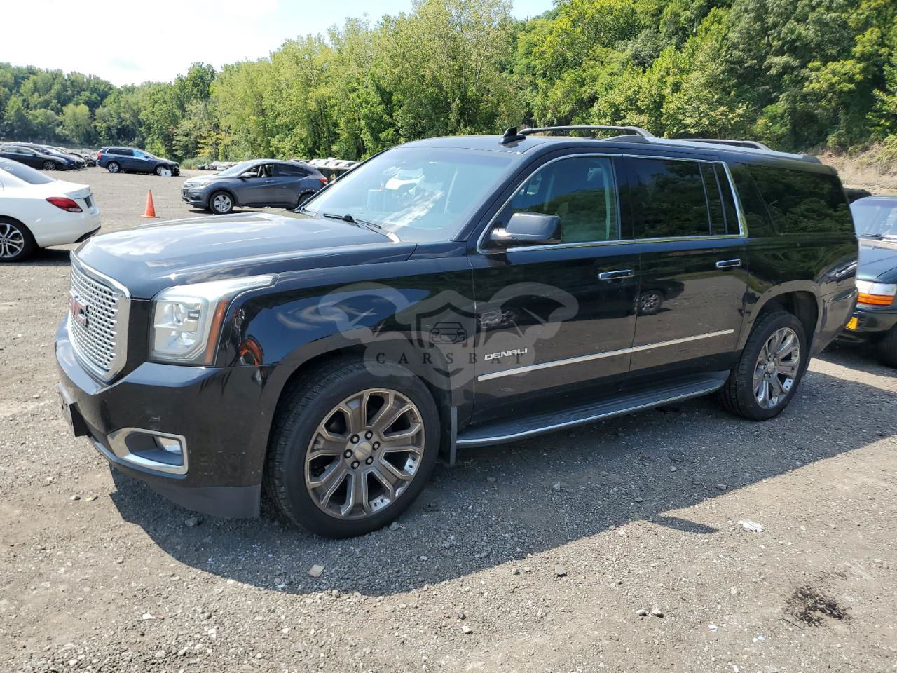 GMC Yukon DENALI 6.2L  8 2016