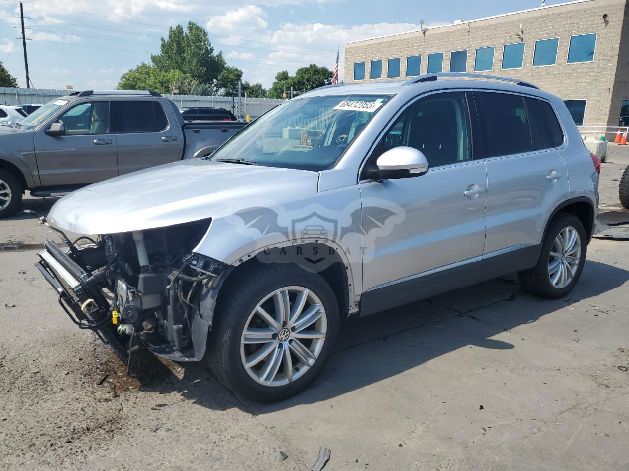 Volkswagen Tiguan S 2.0L  4 2015