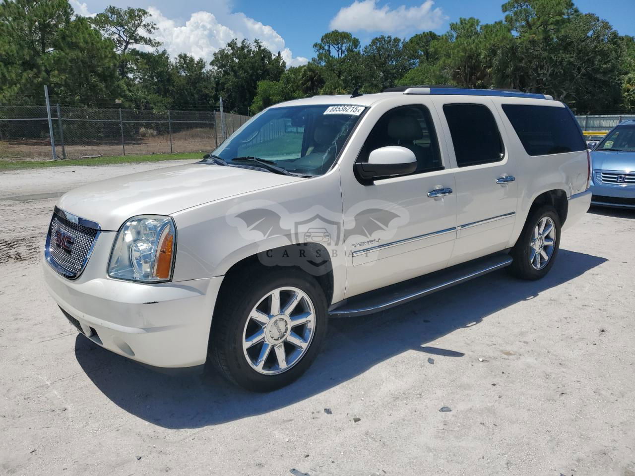 GMC Yukon DENALI 6.2L  8 2013