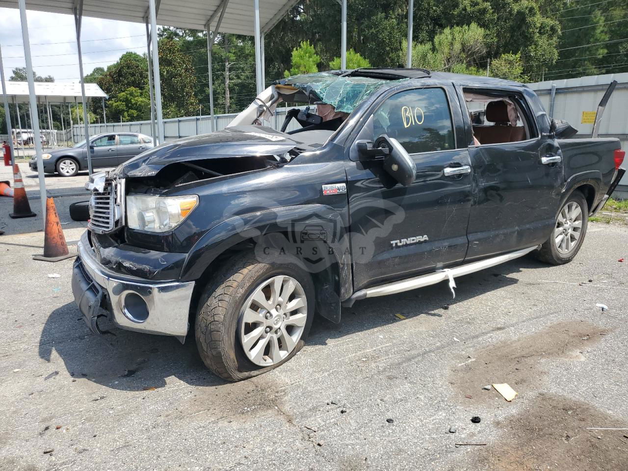 Toyota Tundra CREWMAX LIMITED 5.7L  8 2012