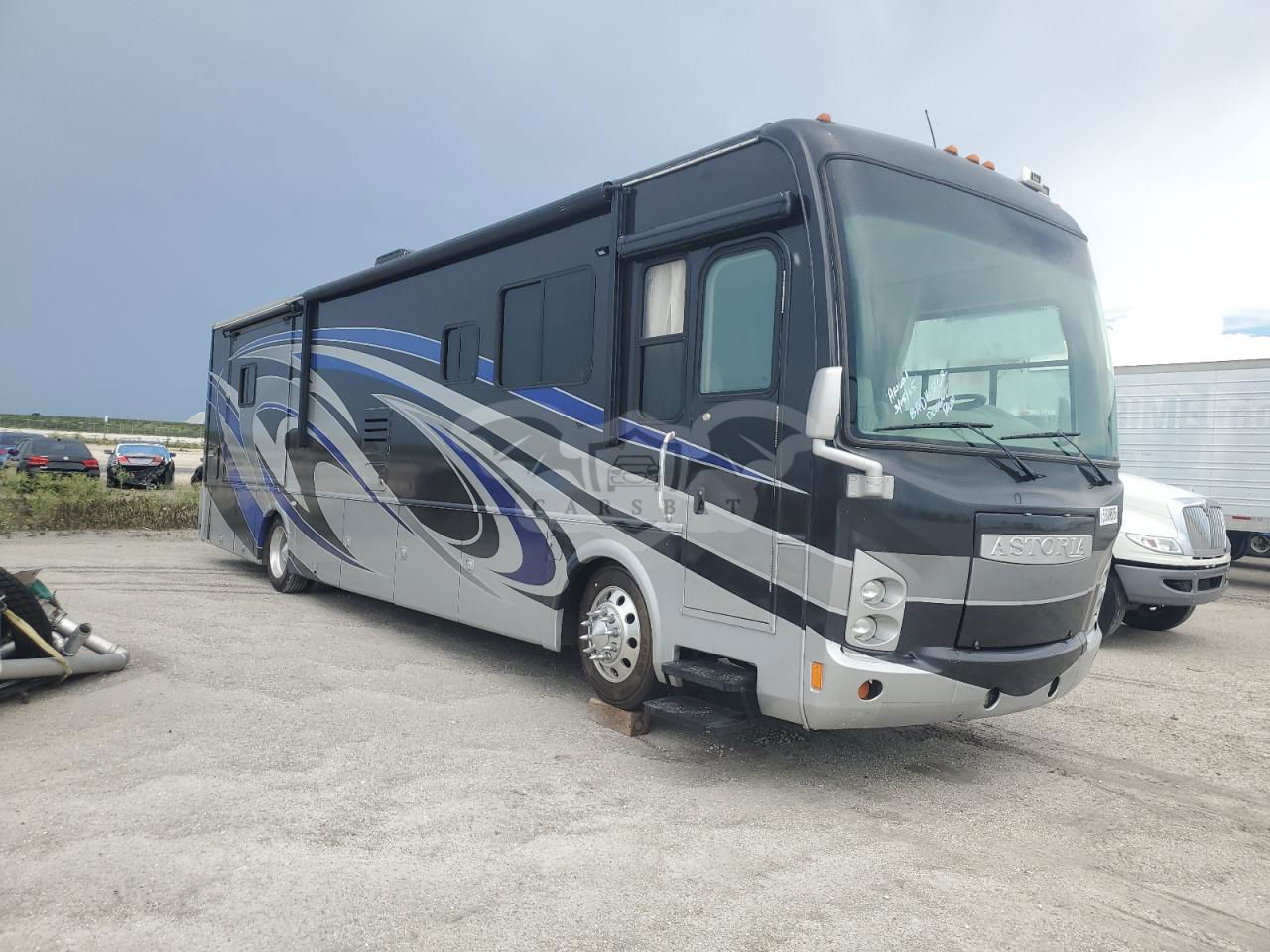Freightliner X-line X LINE MOTOR HOME 6.7L  6 2008