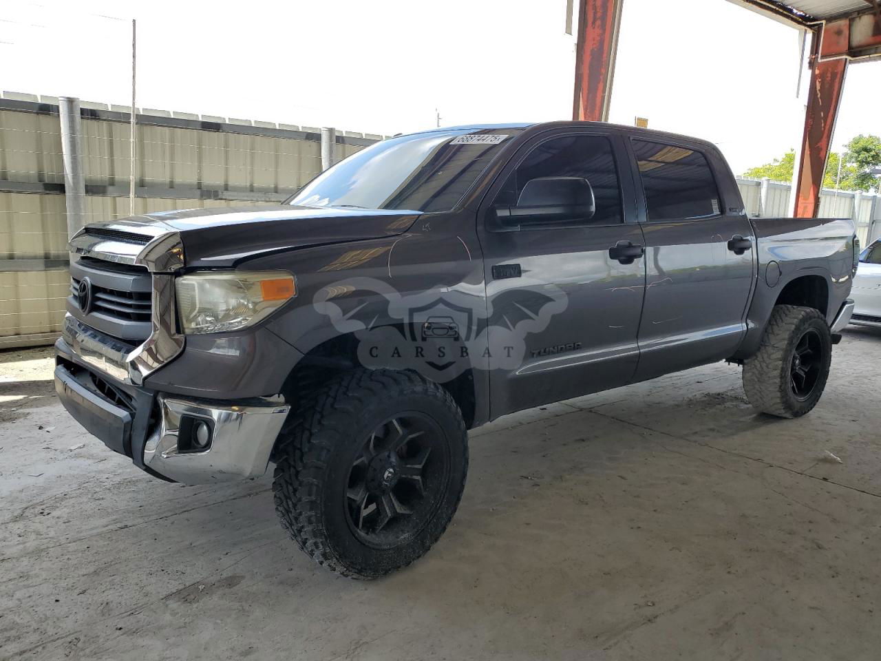 Toyota Tundra CREWMAX SR5 5.7L  8 2015