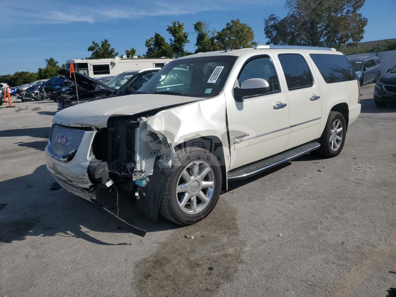GMC Yukon DENALI 6.2L  8 2014