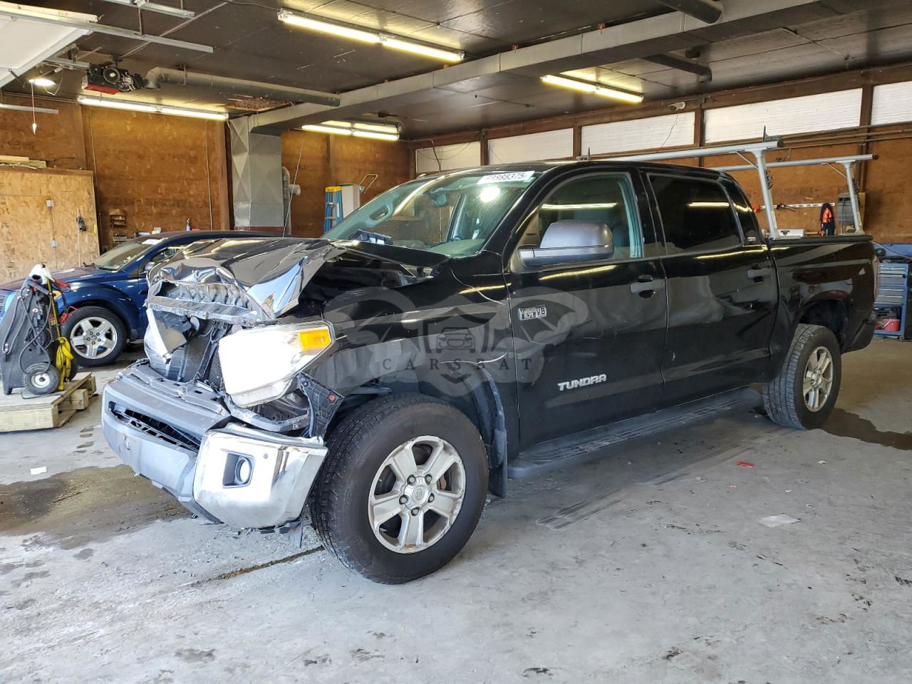 Toyota Tundra CREWMAX SR5 5.7L  8 2016