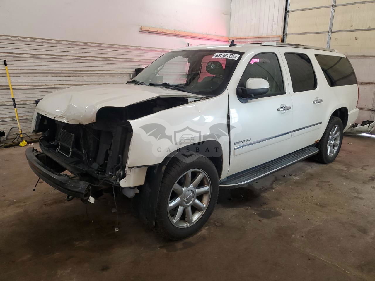 GMC Yukon DENALI 6.2L  8 2012