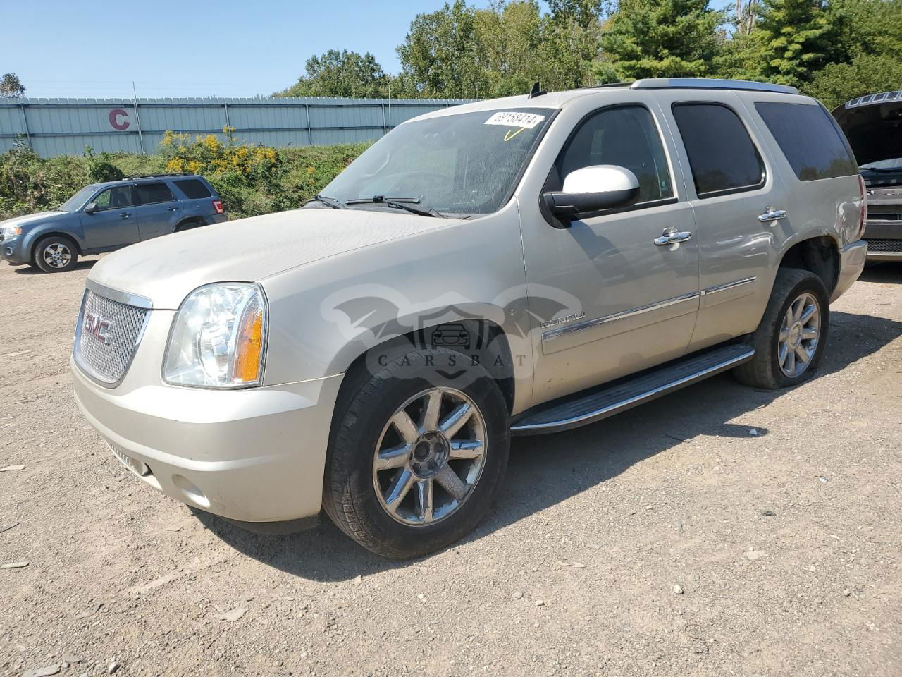 GMC Yukon DENALI 6.2L  8 2013