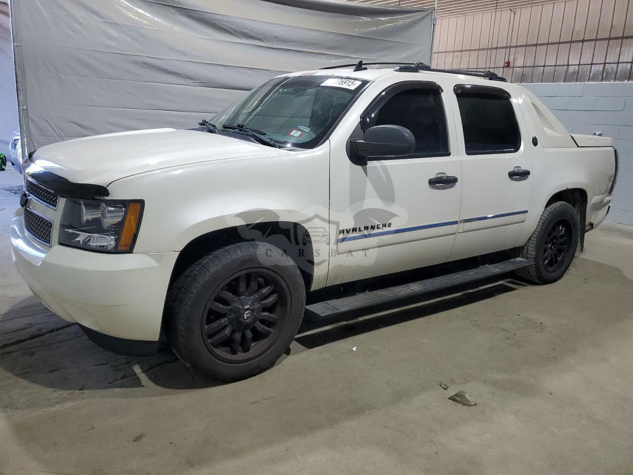 Chevrolet Avalanche LTZ 5.3L  8 2013