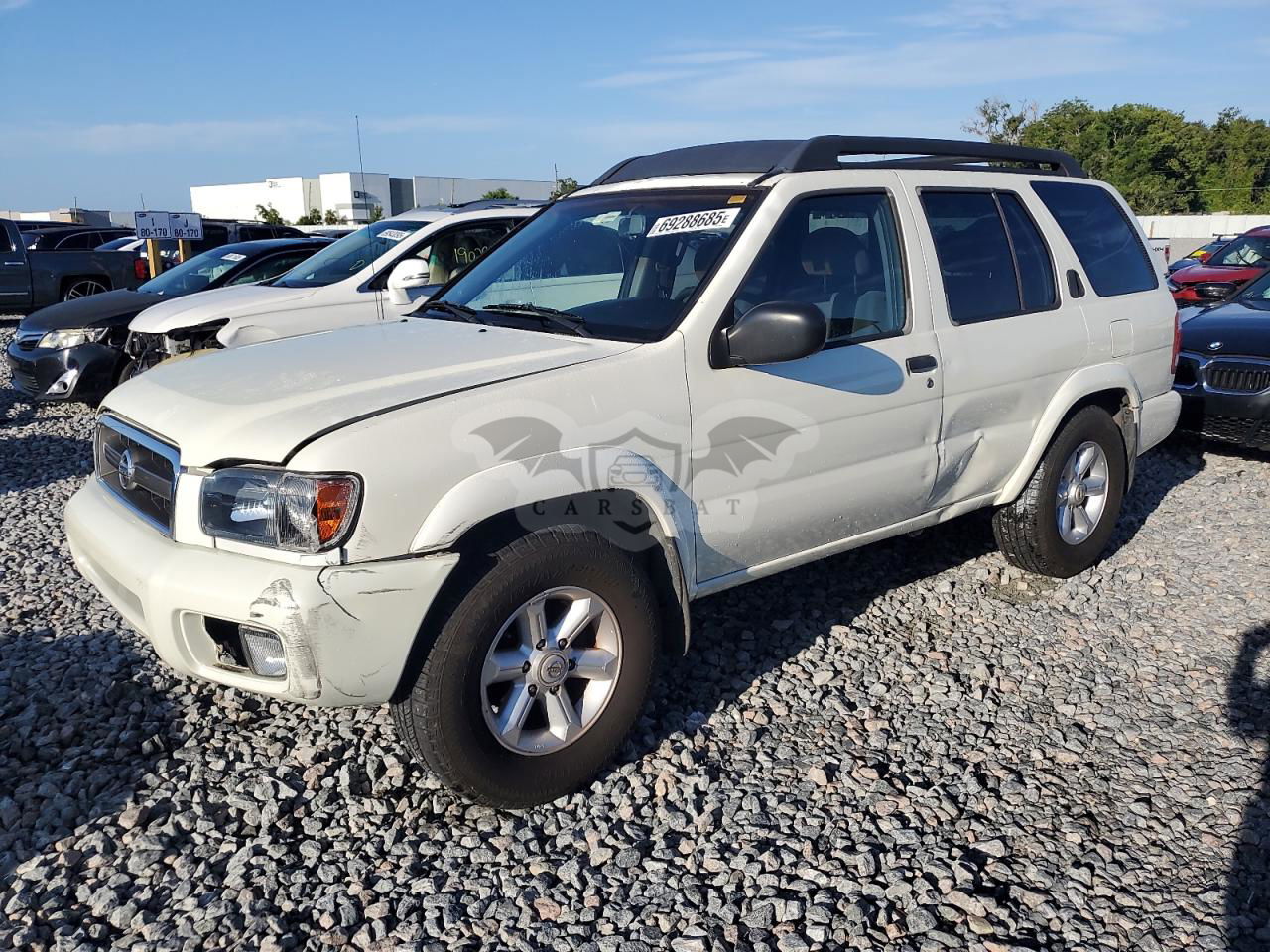 Nissan Pathfinder LE 3.5L  6 2003
