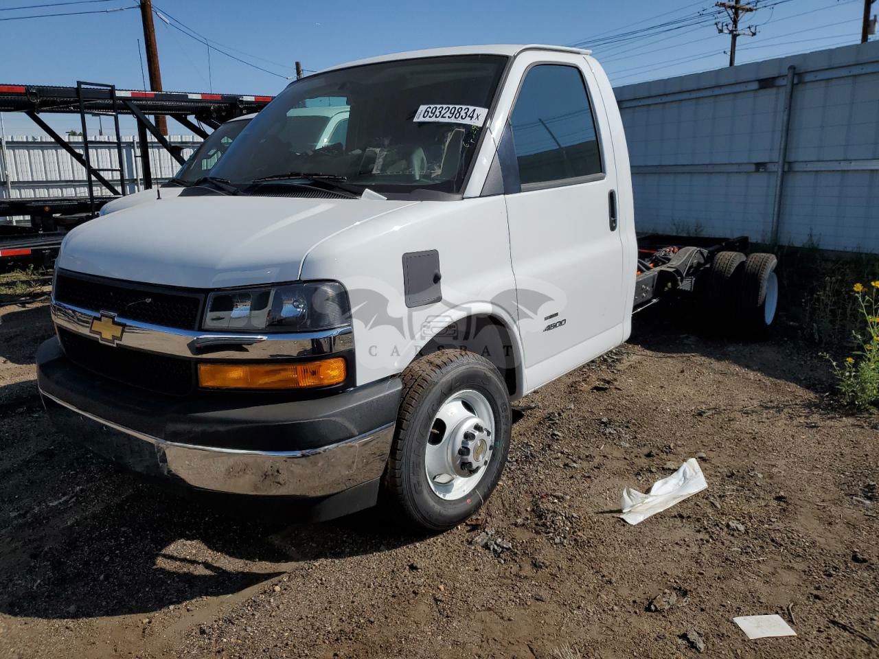 Chevrolet Express 6.6L  8 2023