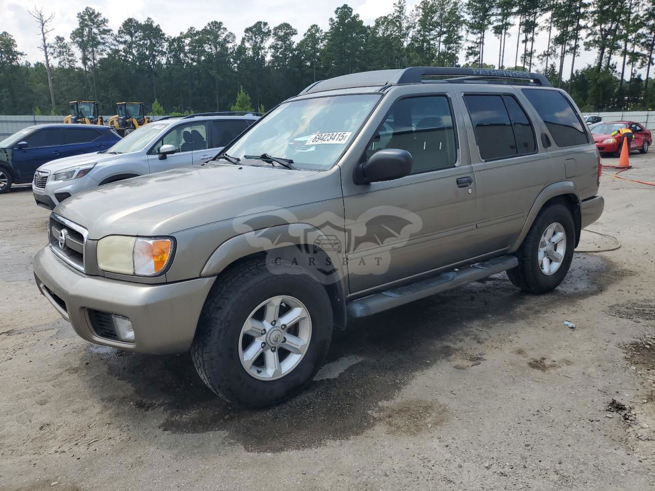 Nissan Pathfinder LE 3.5L  6 2004