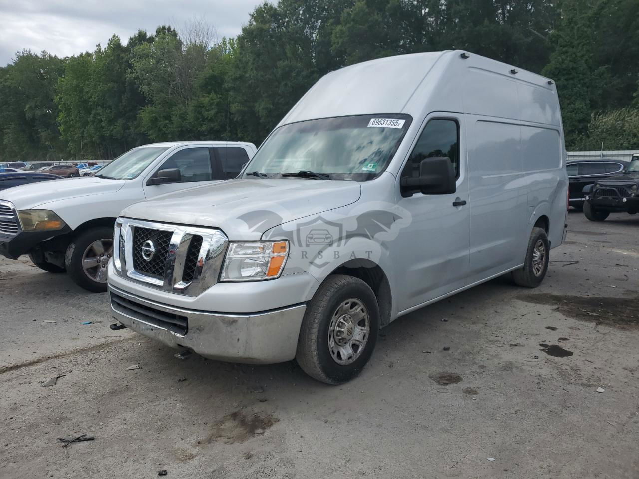 Nissan NV series 2500 5.6L  8 2013