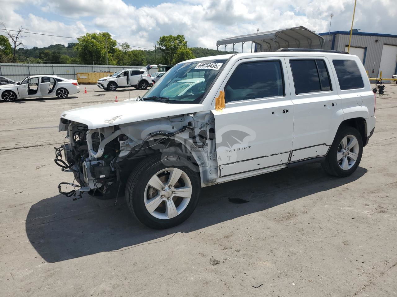 Jeep Patriot LATITUDE 2.4L  4 2017