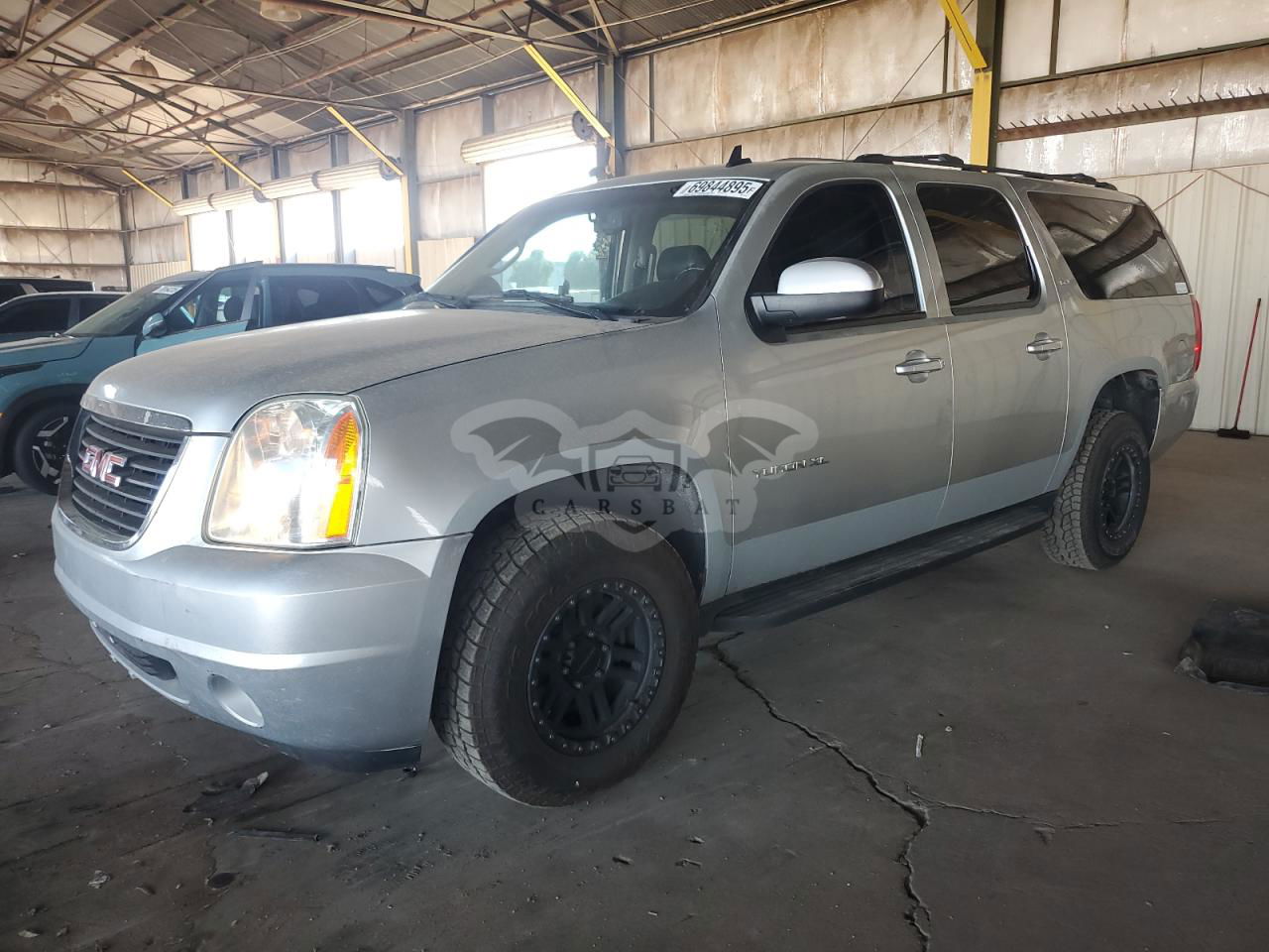GMC Yukon K1500 SLT 5.3L  8 2013